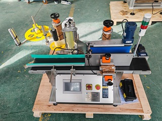 2025.11.27敘利亞桌面式圓瓶貼標(biāo)(biāo)機(jī)(jī)2臺